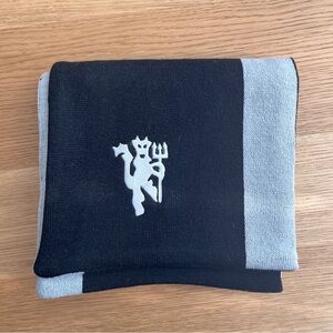 Manchester United Black and Gray Scarf